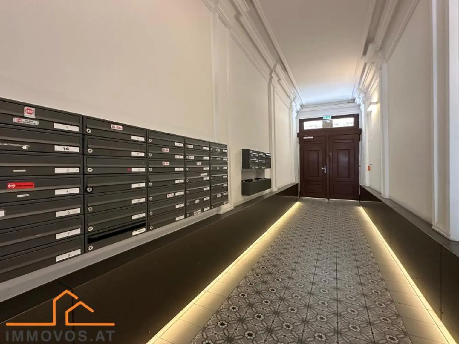 sanierungsbedürftige WOHNUNG - ALTBAU - schönes HAUS