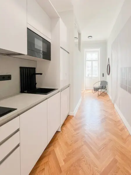 IDEALE KLEINWOHNUNG IN SCHÖNEM ALTBAU - 1,5 ZIMMER-WOHNUNG MIT EXTRA BETT-EBENE UND EINBAUKÜCHE
