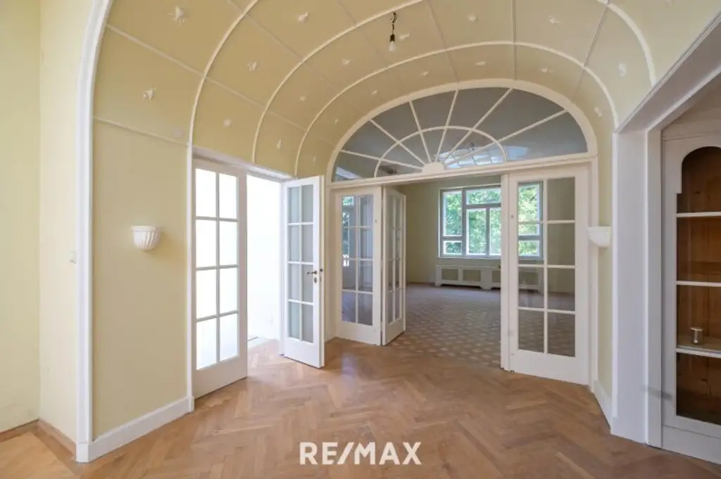 Rarität: Stadt-Villa mit weitläufigem Garten an exklusiver Hietzinger Adresse