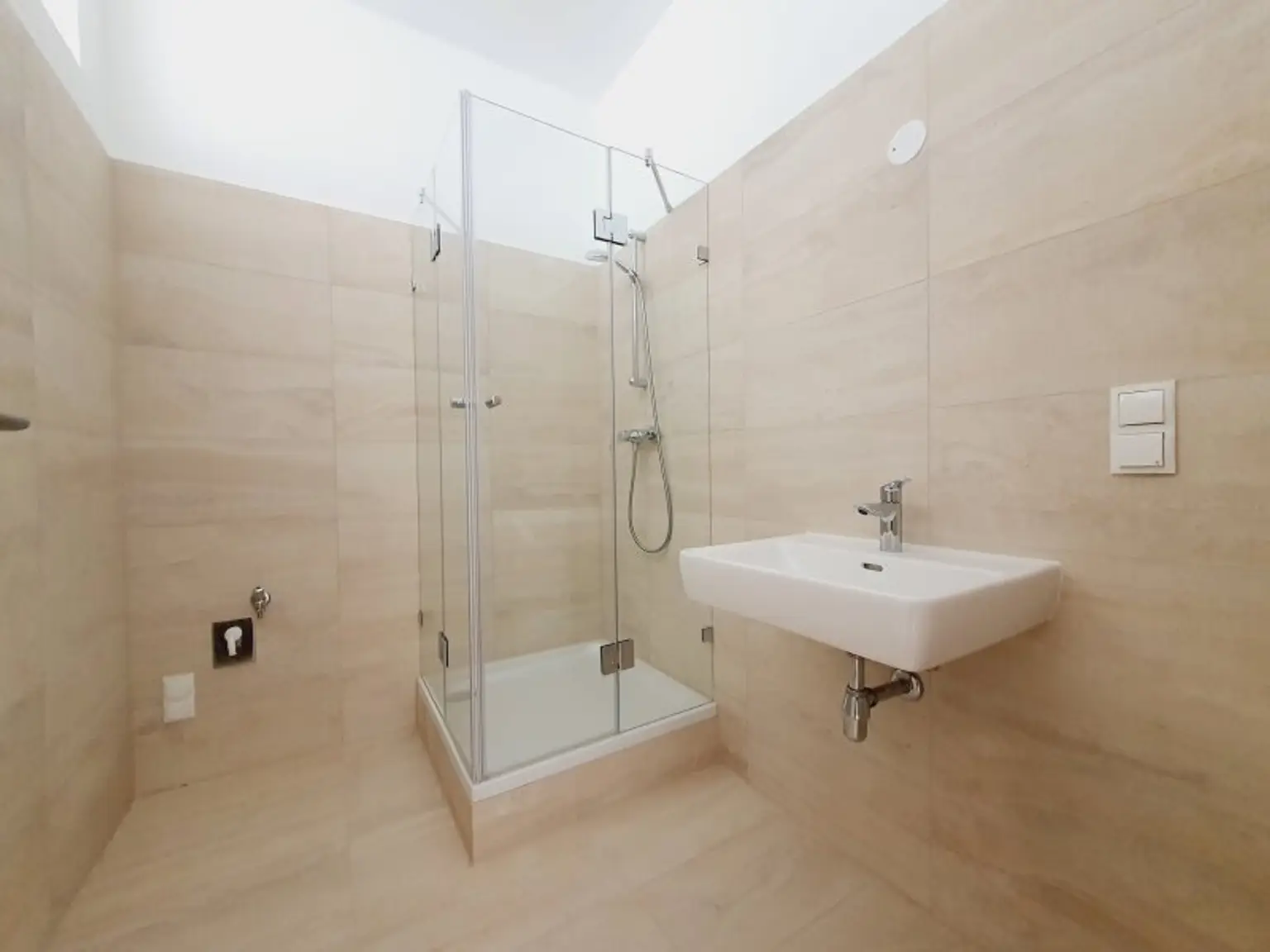 ERSTBEZUG Top sanierter Stilaltbau nahe Wiedner Hauptstraße