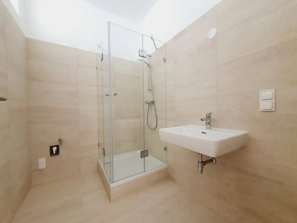 ERSTBEZUG Top sanierter Stilaltbau nahe Wiedner Hauptstraße