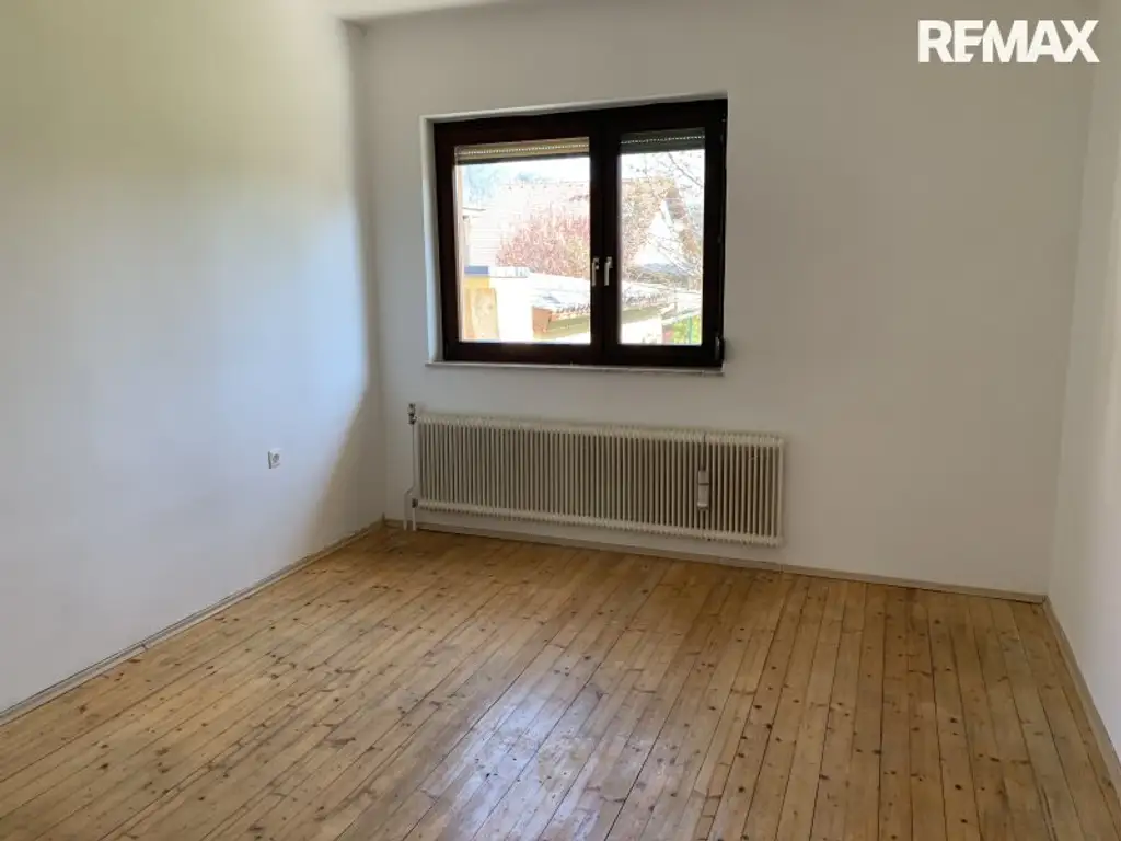 Charmantes Einfamilienhaus in Gloggnitz – Ihr neues Zuhause mit Garten und Garage!