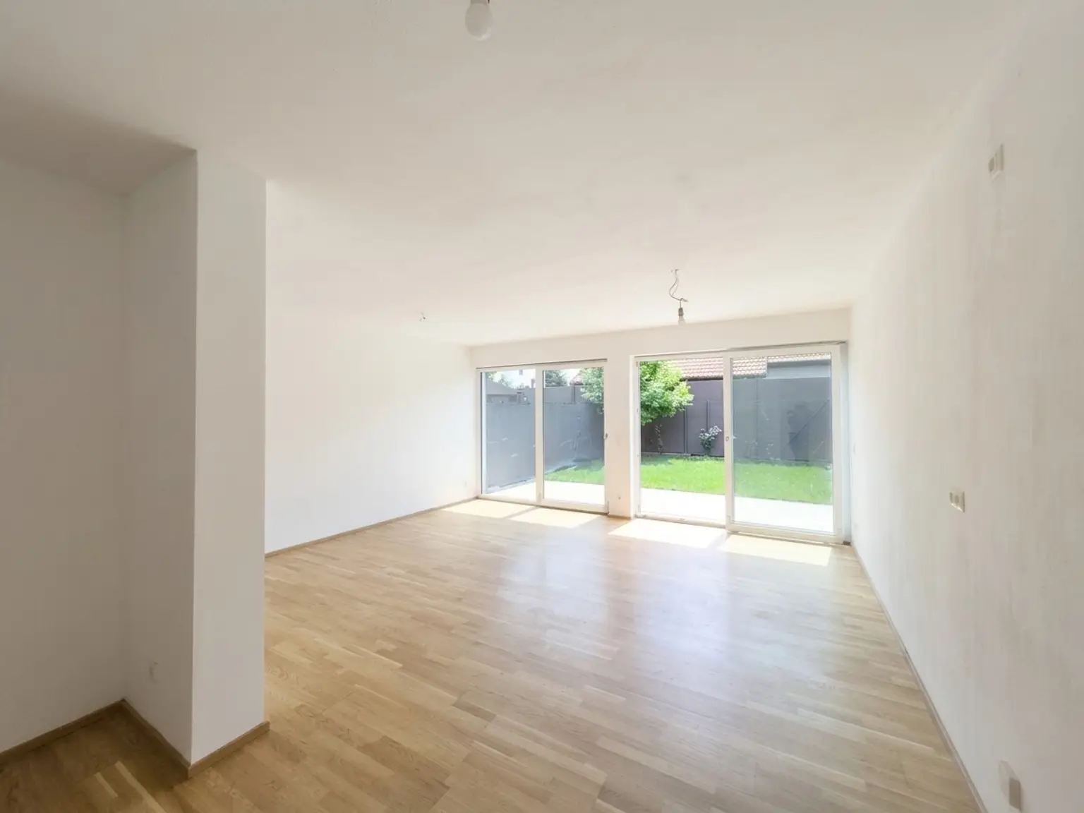 Reihenhaus mit Dachterrassen-Views – Dein Traumhaus wartet!