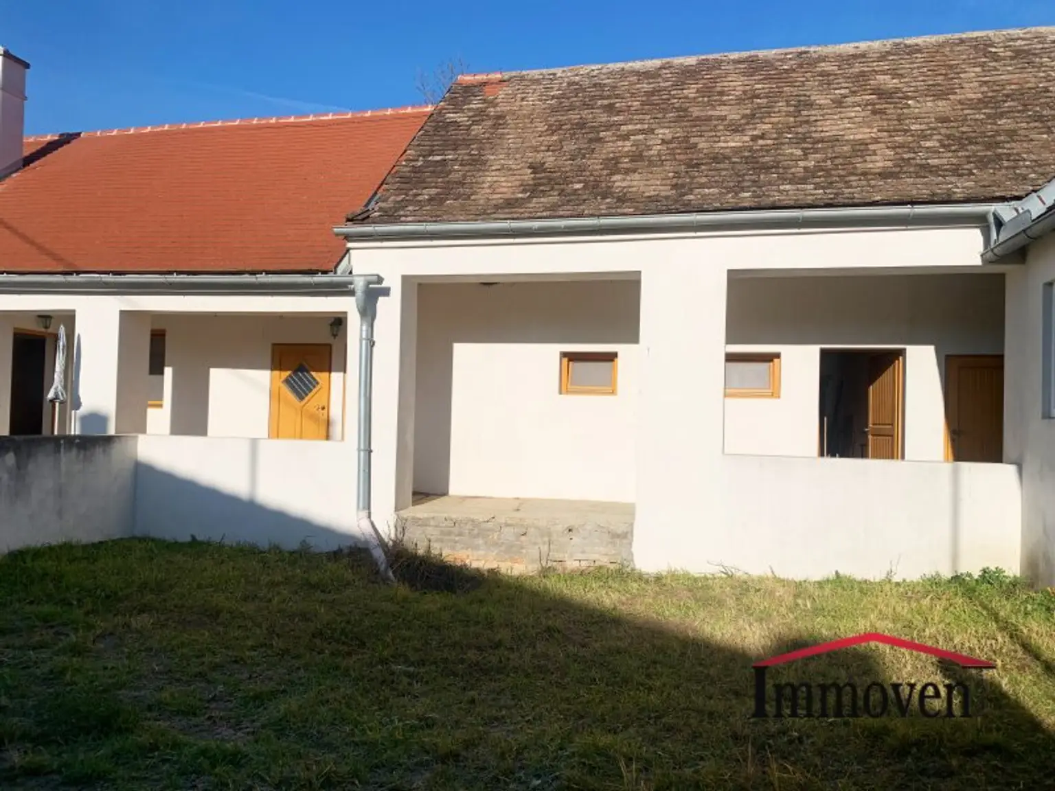 EINMALIGE GELEGENHEIT - Großes sonniges Grundstück und 2 große Ackerflächen!