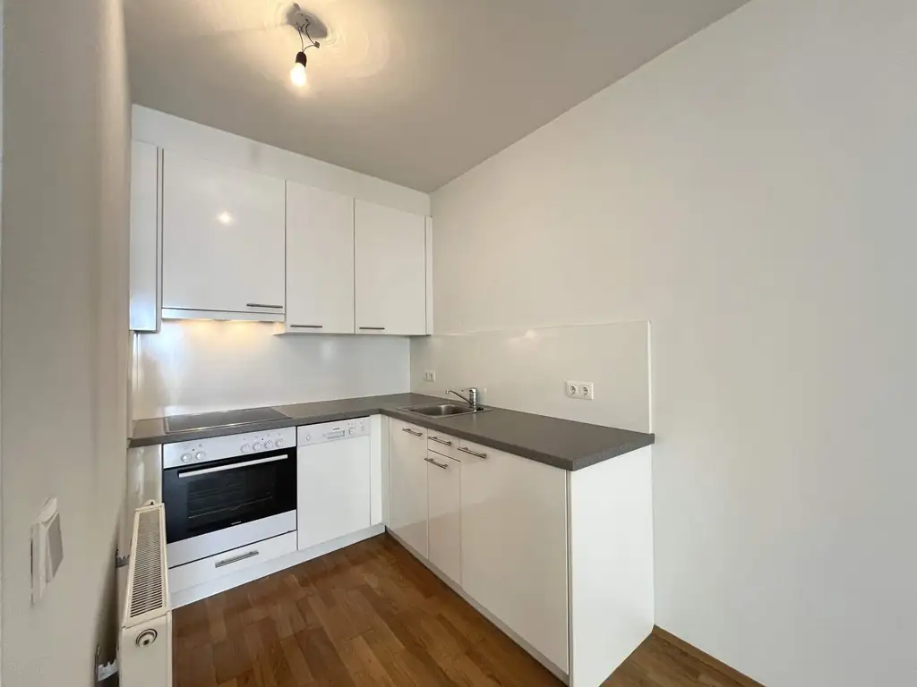 Moderne 2-Zimmer-Wohnung mit Loggia und optimaler Verkehrsanbindung!
