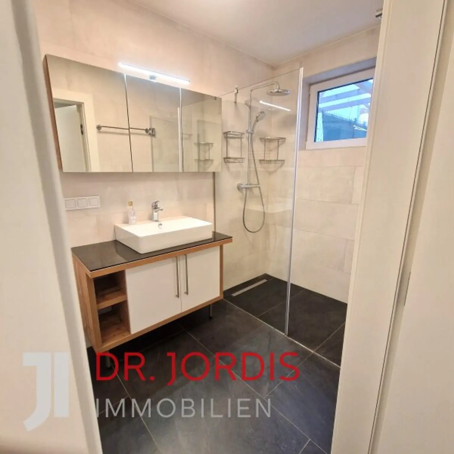 perfekt geschnittene Gartenwohnung, mit Garagenplatz im Eigentum