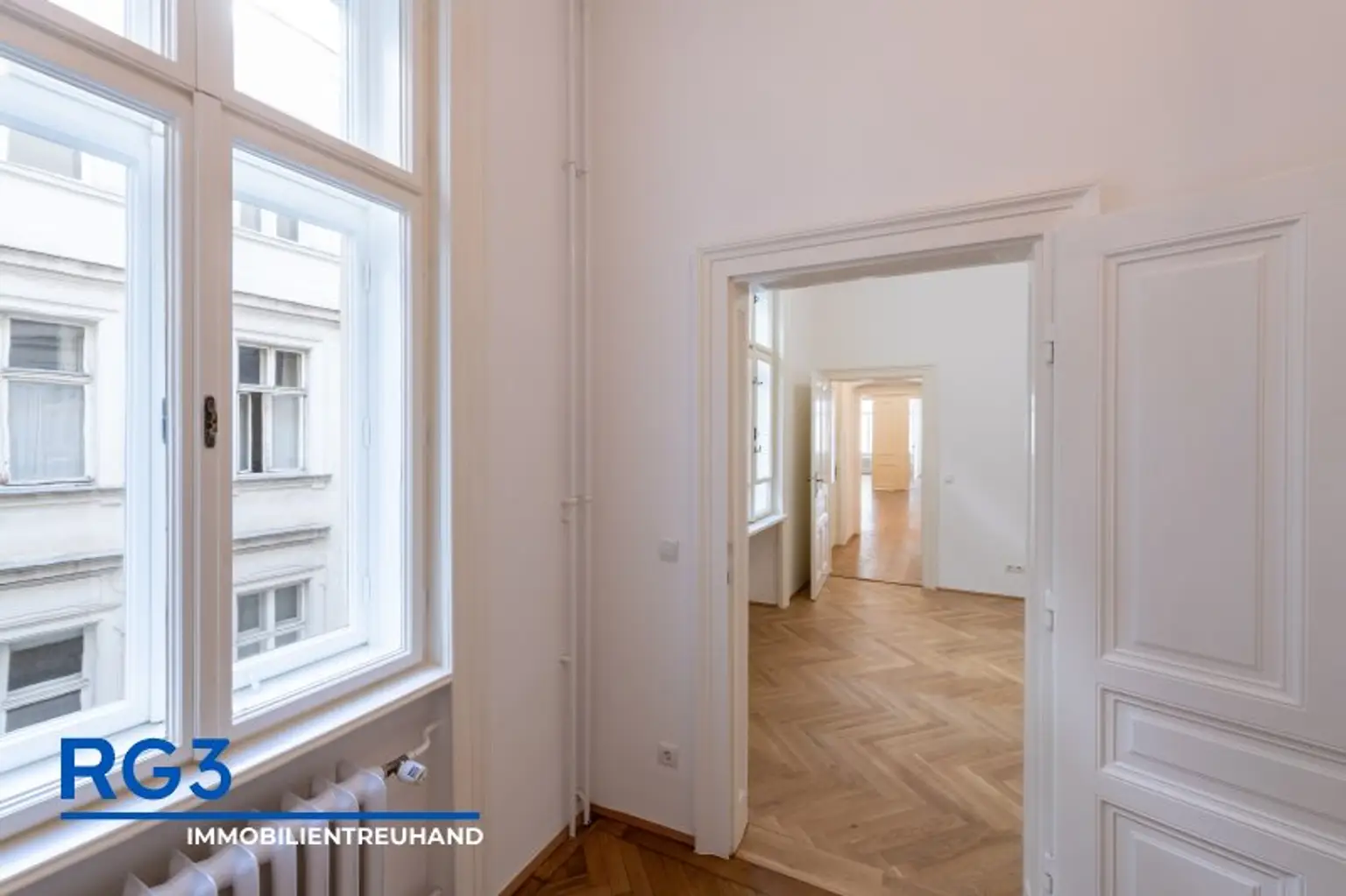 Repräsentative 5 Zimmer Wohnung mit Balkon