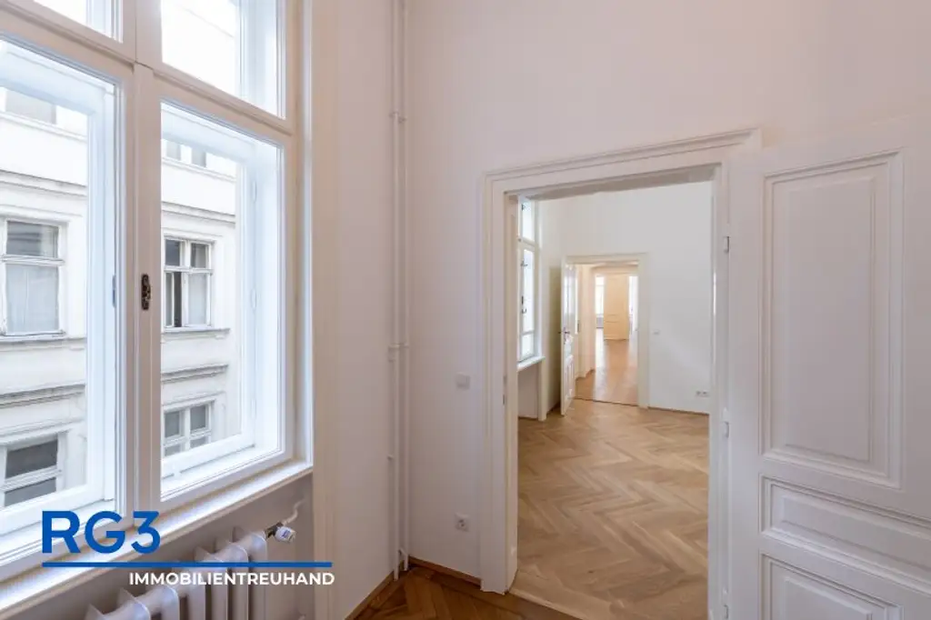 Repräsentative 5 Zimmer Wohnung mit Balkon