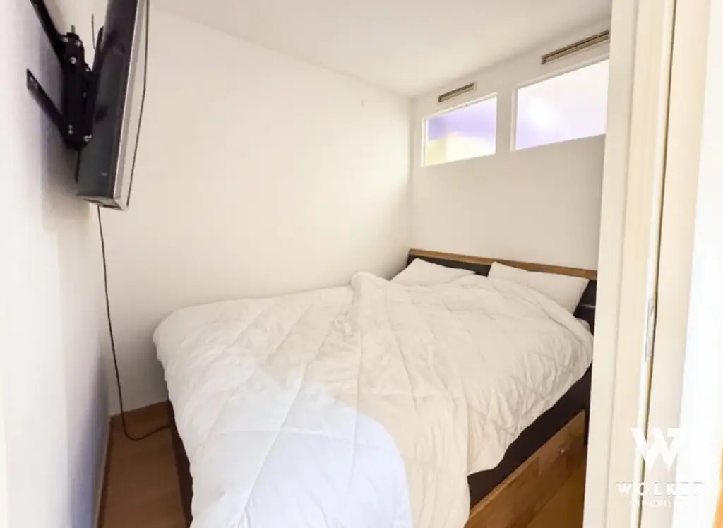 Helle Traumwohnung mit Loggia, Gemeinschaftsgarten & Pool | mit Lift | U3 Enkplatz