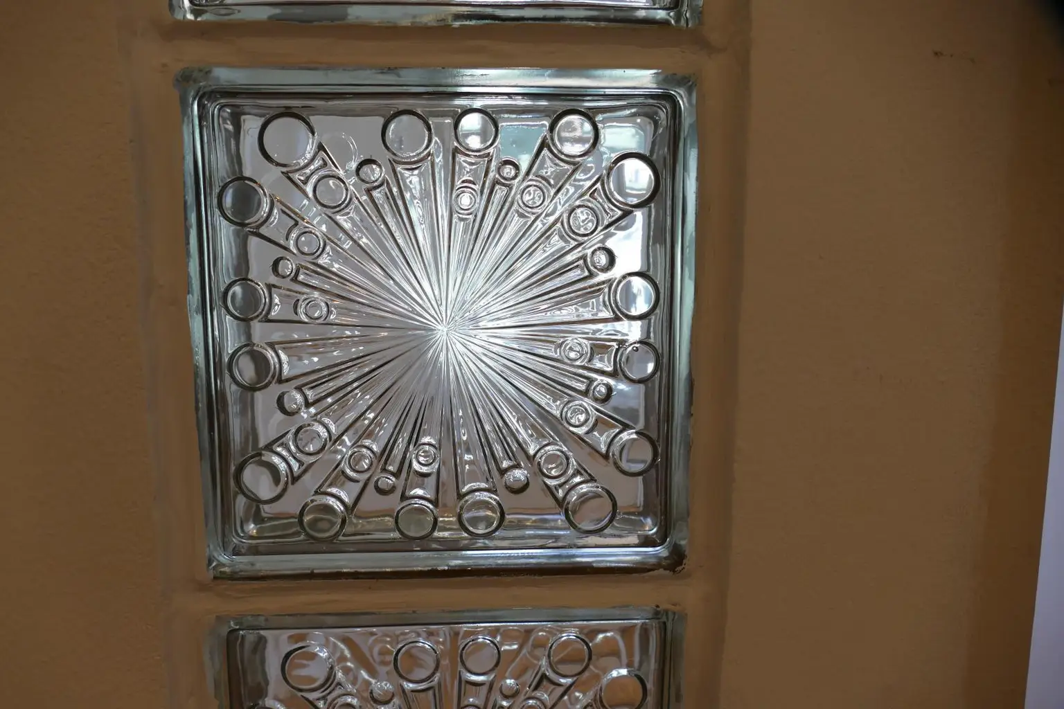 Glasbausteine belichten das Vorzimmer, P1190467