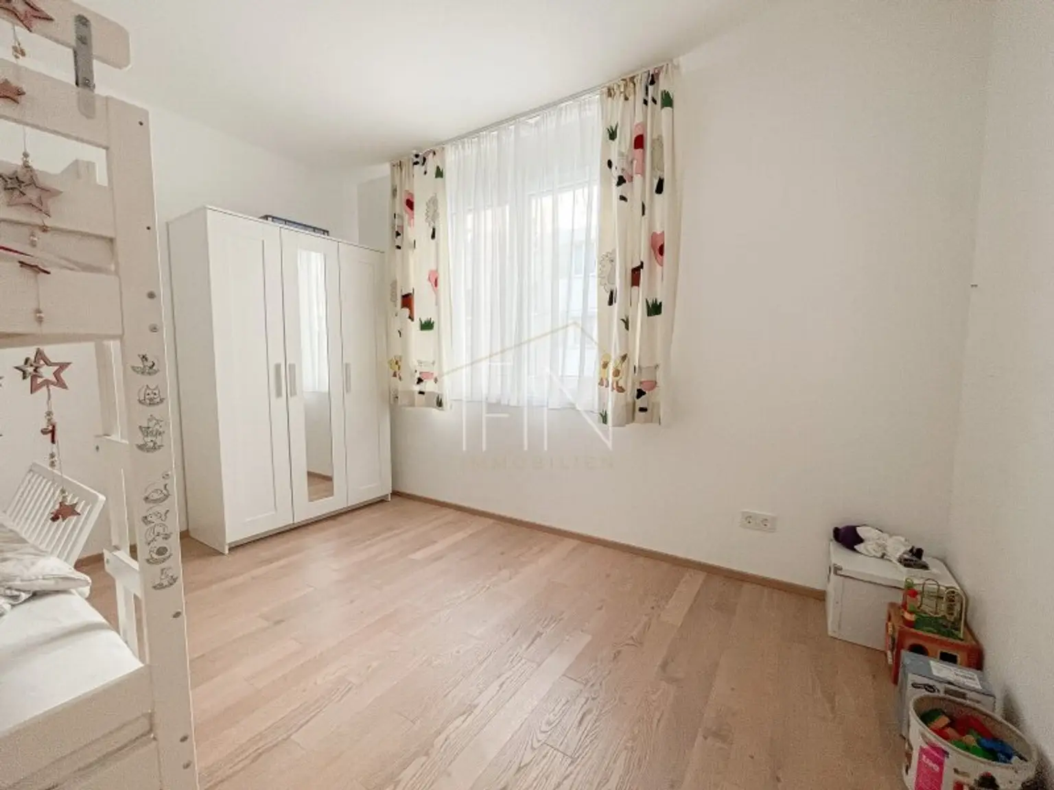 Nähe Schönbrunn! Helle 3-Zimmer-Wohnung mit Loggia zum Wohlfühlen