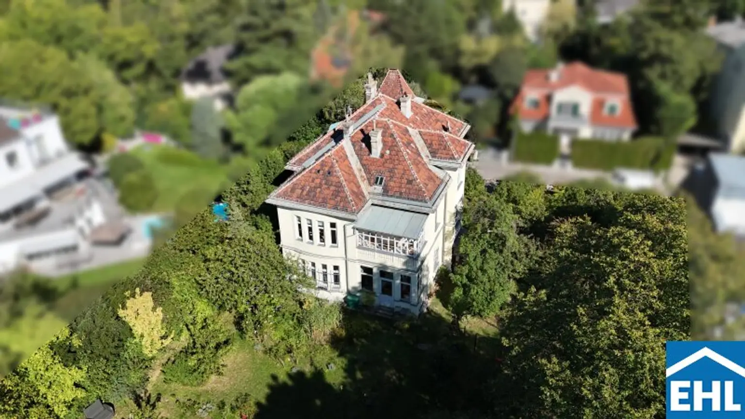 Historische Villa mit Baugrund in exklusivster Lage des 13. Bezirks