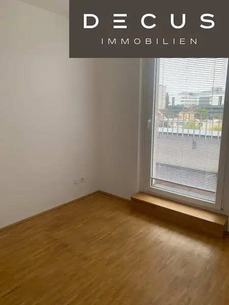 4-ZIMMER | LUXUS IM HERZEN DER STADT | TRAUMHAFTE DG-WOHNUNG | ROOFTOP-TERRASSE - AB SOFORT