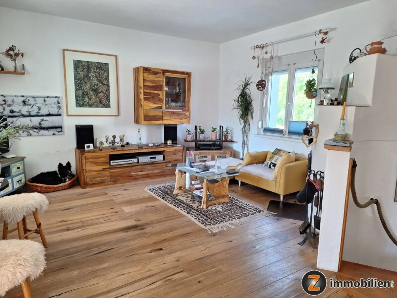 Gepflegtes Landhaus mit Naturgarten zum Sofortbezug