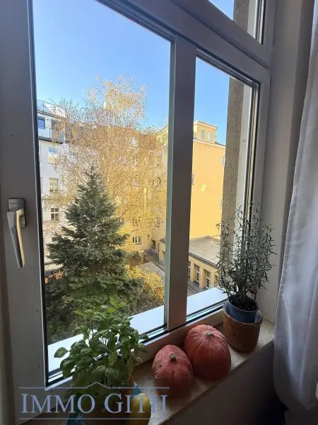 HELL, GEMÜTLICH & GUT VERMIETET – GEPFLEGTE 2-ZIMMER-WOHNUNG MIT BALKON IN SIMMERING ZU KAUFEN!