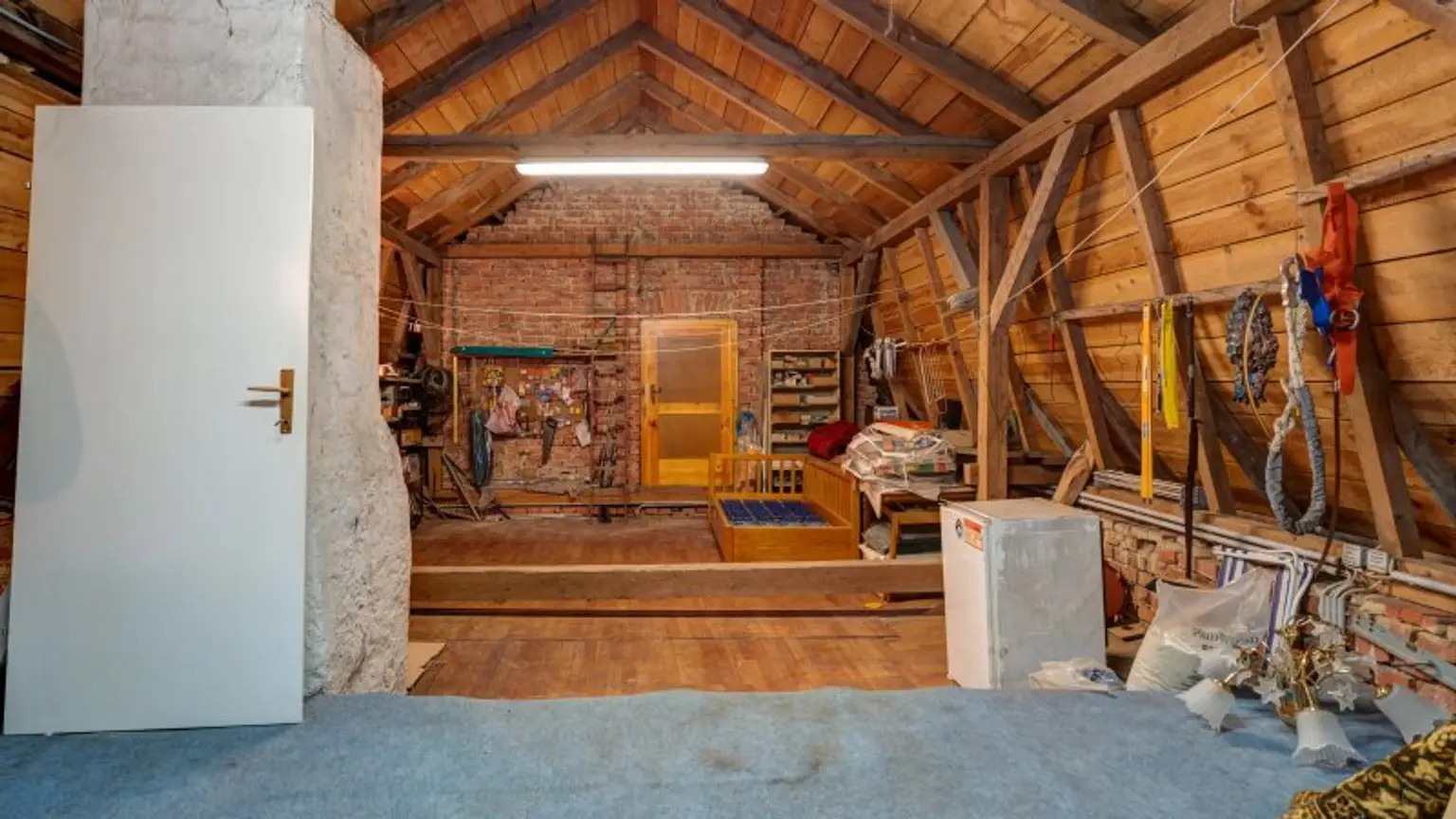 ausbaubarer Dachboden