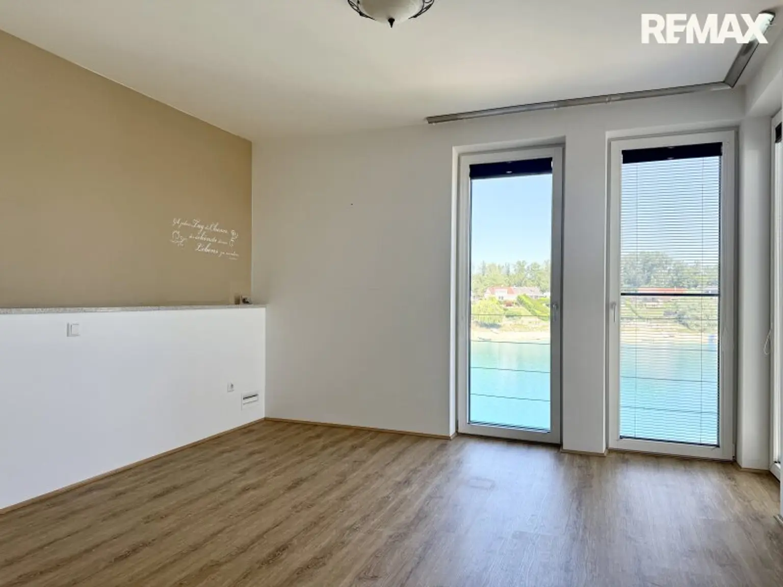Wohnen am Wasser - ca. 189 m² Wohnfläche & direkter Seezugang auf Pachtgrund!