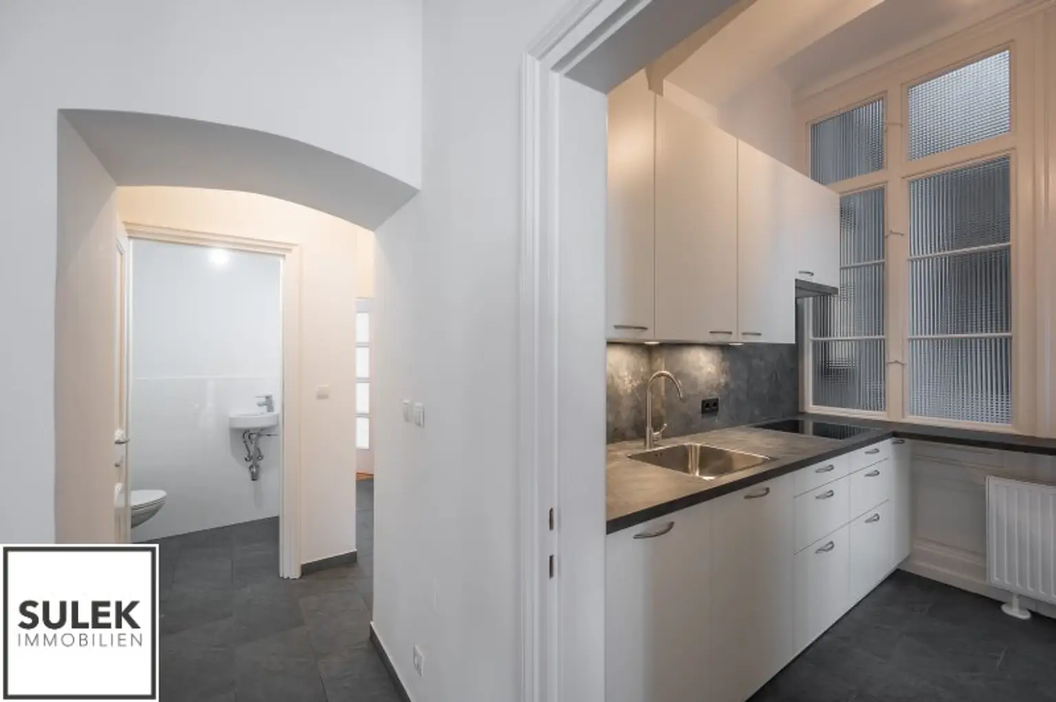 traumhafte 5-Zimmer-Altbauwohnung nahe Albertina