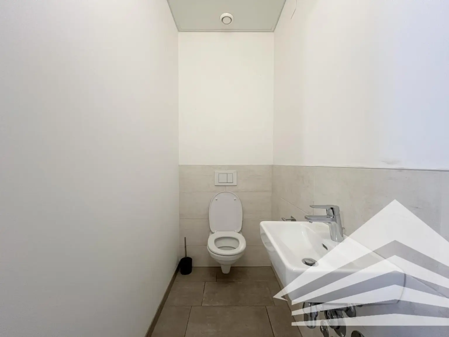 WC inkl. Handwaschbecken