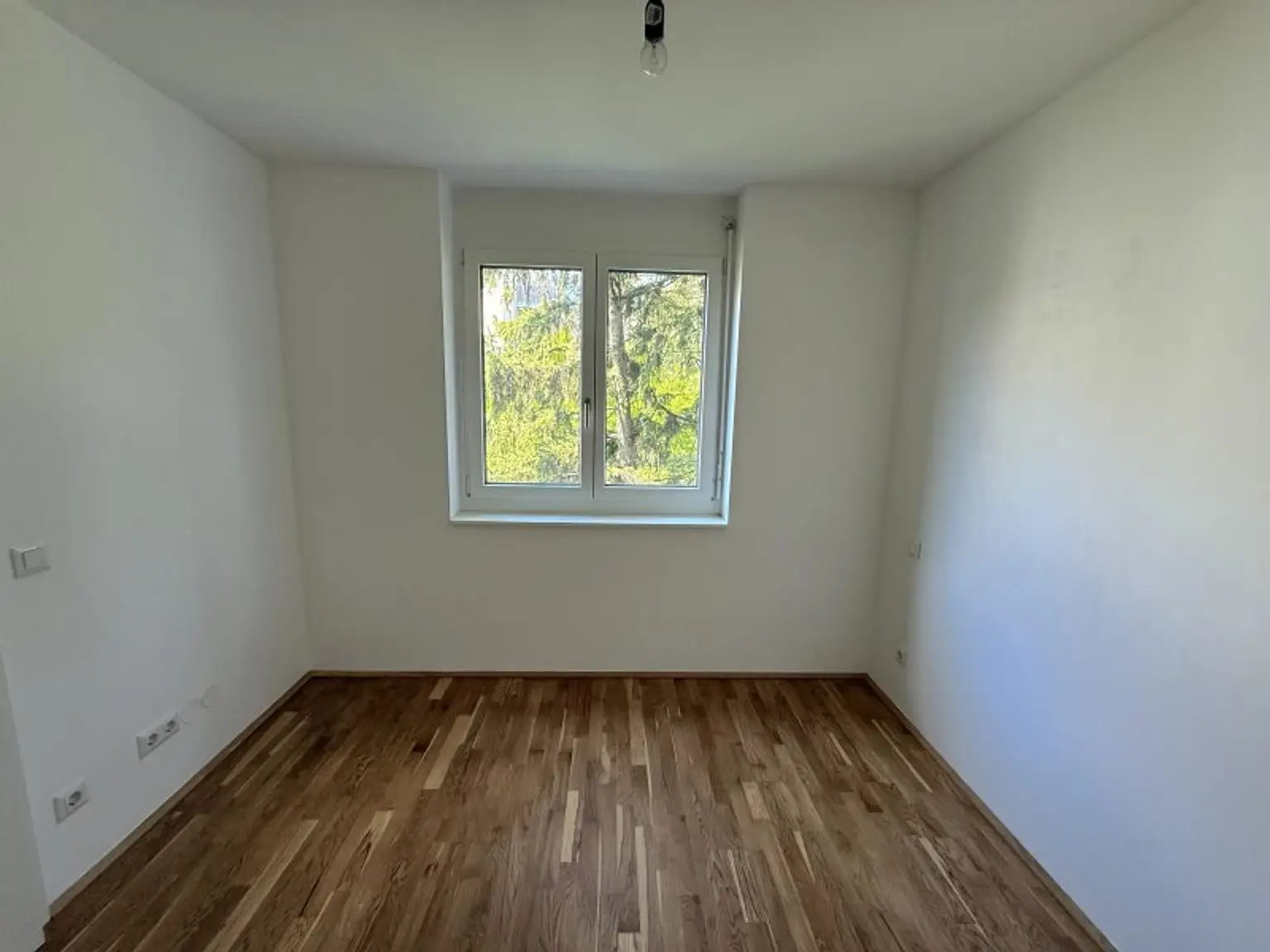 Gut geschnittene 2-Zimmer Wohnung in ruhiger Seitenstraße nahe U4 Hietzing