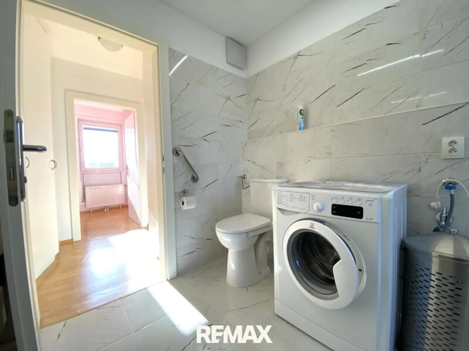 DG-Wohnung mit 2 Terrassen auf Wohnebene und phänomenalem Fernblick über Wien