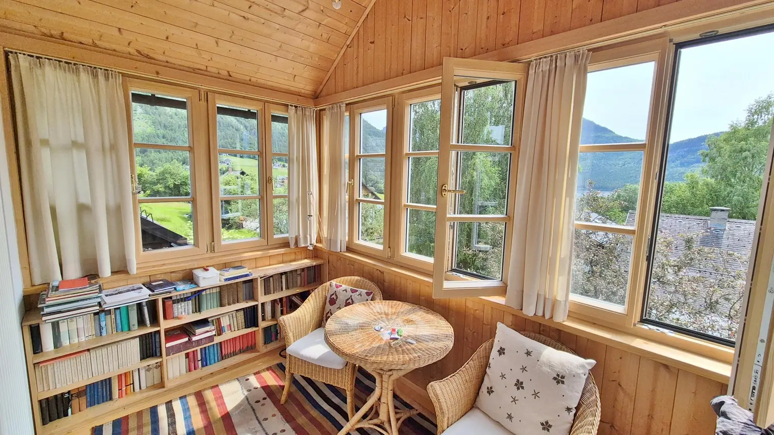Altaussee: Haus mit Seeblick, Traumgarten, Carport
