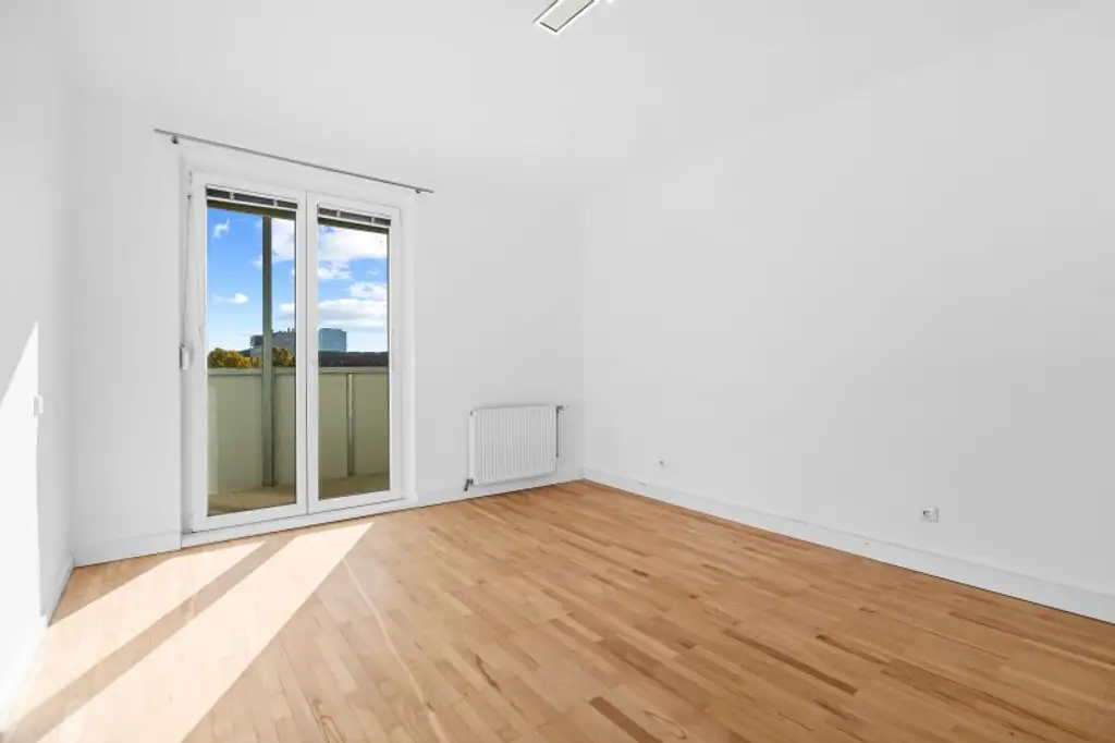 Moderne 3 Zimmer Wohnung mit 2 Loggien - Perfekt für Familien, Paare und Home-Office!