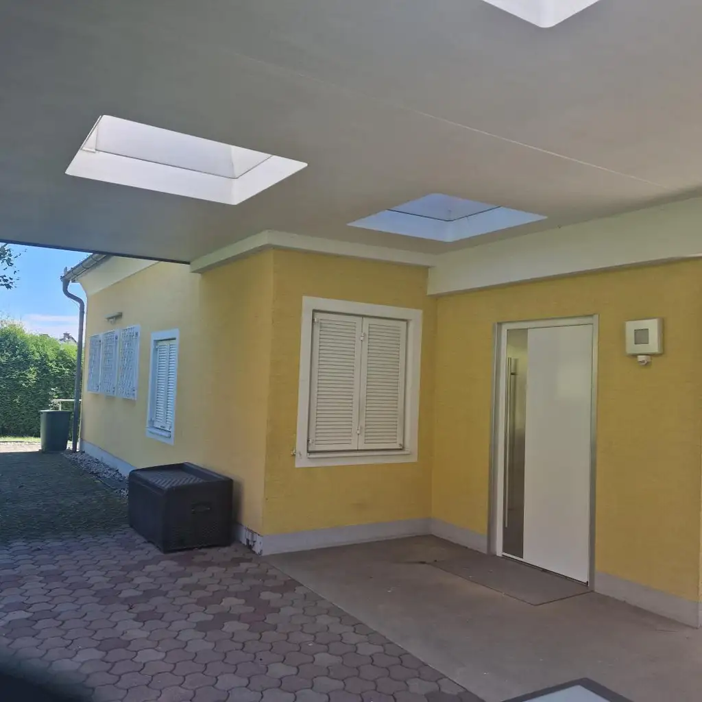 Einziehen und genießen! Sonniges Einfamilienhaus mit Doppelgarage, Terrasse uvm