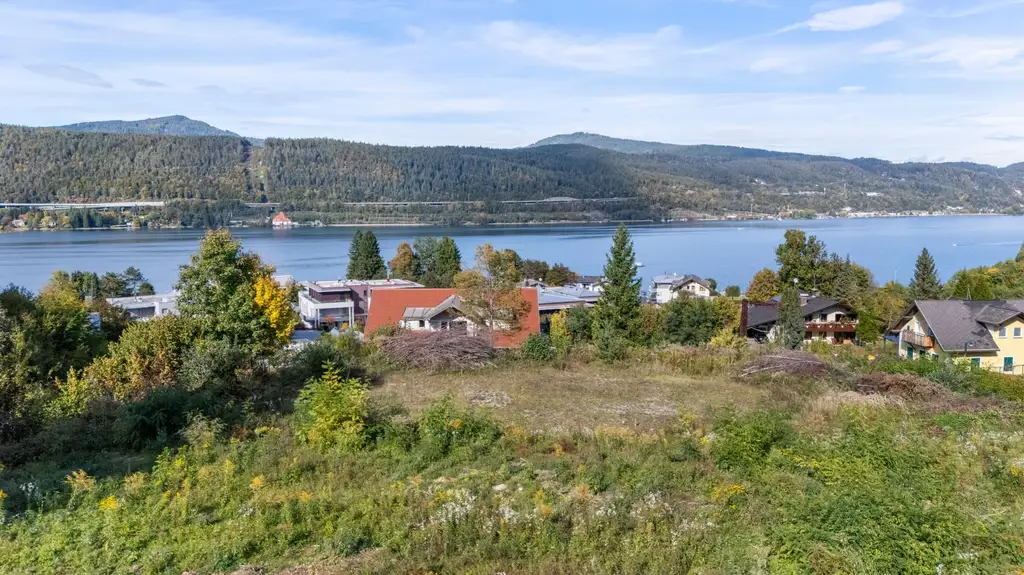Grundstück mit unverbaubaren Blick auf den Wörthersee
