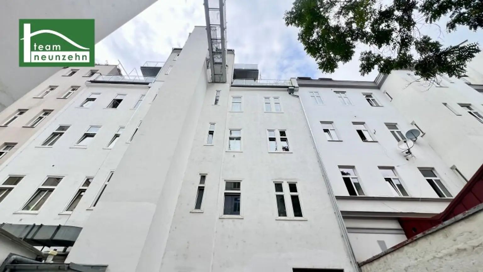 Neuer DG-Ausbau in schönem Altbau