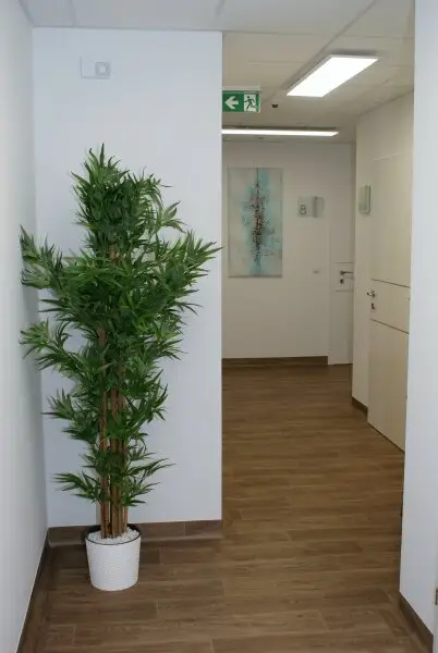 Zugang zu den Behandlungsräumen