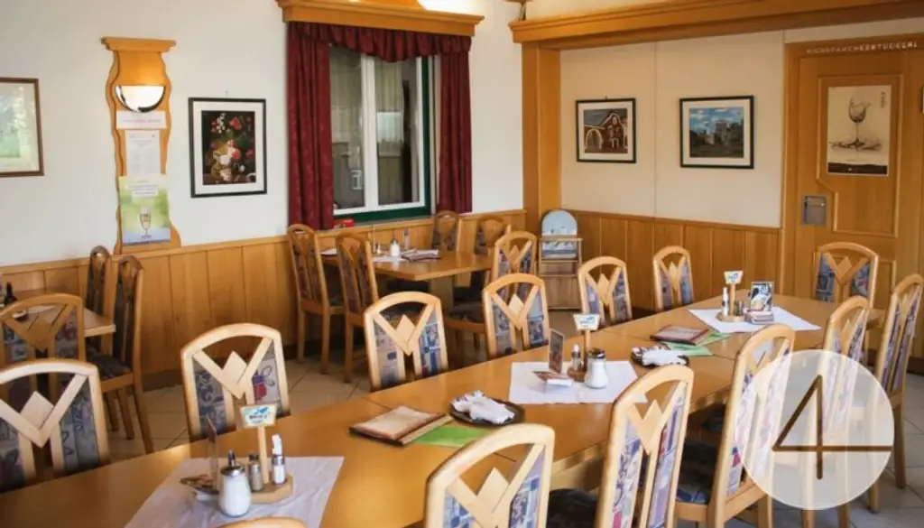 Attraktives Gastgewerbe in Pöchlarn und Motel mit 45 Betten!