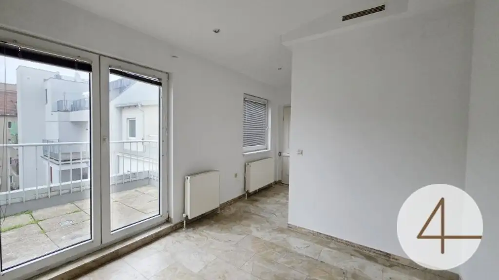 Gesamtes Dachgeschoß steht zum Verkauf