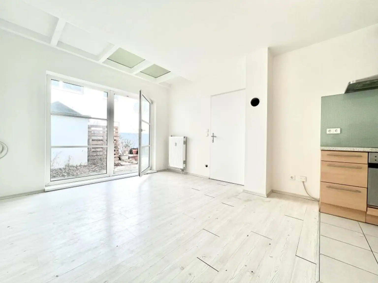 Maisonette-Traum auf zwei Ebenen – Terrasse, Galerie, Tiefgarage & perfekte Anbindung I Fernwärme  !