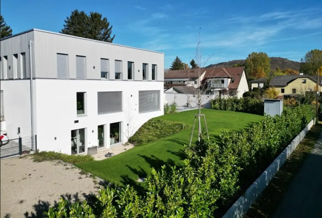 Langenzersdorf: Modernes Designer-Einfamilienhaus auf Eigengrund