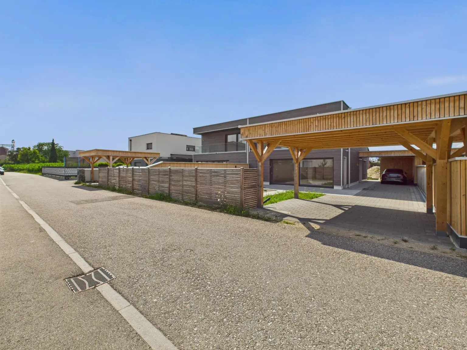WELS-WEST: Ihr neues Smart Home mit Salzwasserpool, Carport & exklusiver Ausstattung