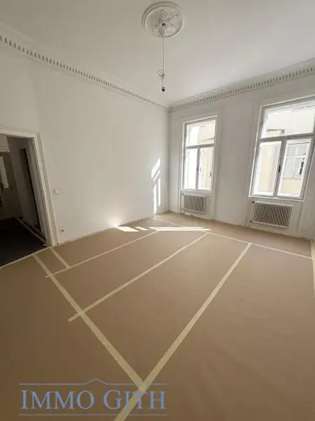 EXKLUSIVE ALTBAUWOHNUNG MIT 2 BALKONEN UND TRAUMBLICK ÜBER WIEN – 258 m² IN BESTLAGE DES 4. BEZIRKS UNBEFRISTET ZU MIETEN!