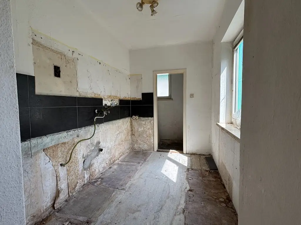 Attraktives Entwicklungsgrundstück mit Bestandshaus – Bauklasse II–III