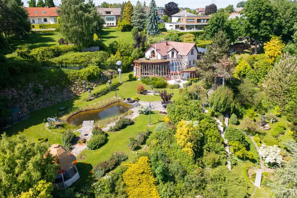 Uneinsehbares Wohnjuwel mit 7.984 m² Grundstück – einzigartiges Naturparadies mit herrlichem Panoramablick am Heuberg in Dietach!