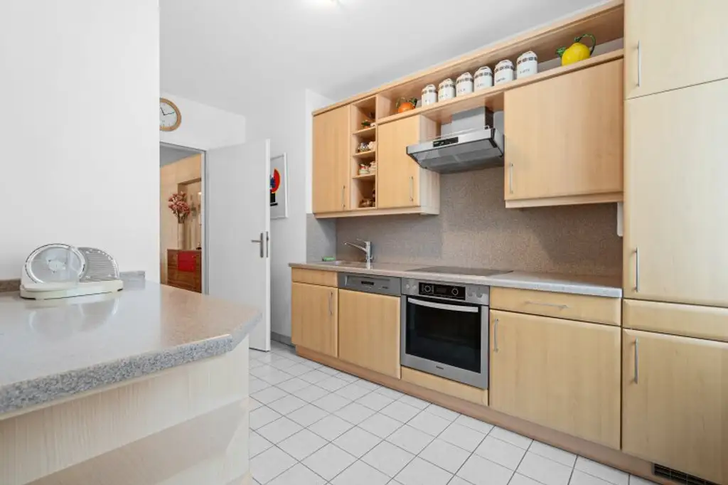 Helle, geräumige 4-Zimmerwohnung  in 1030 Wien - zentral gelegen und sofort verfügbar!