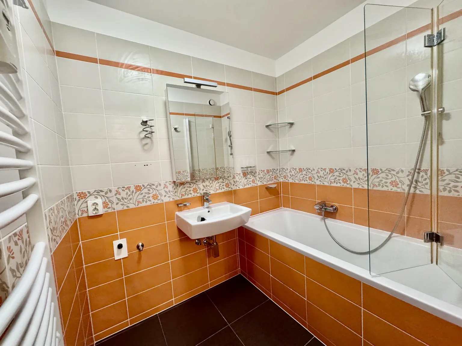 3 ZIMMER NEUBAUWOHNUNG MIT LOGGIA IN GRÜNRUHELAGE