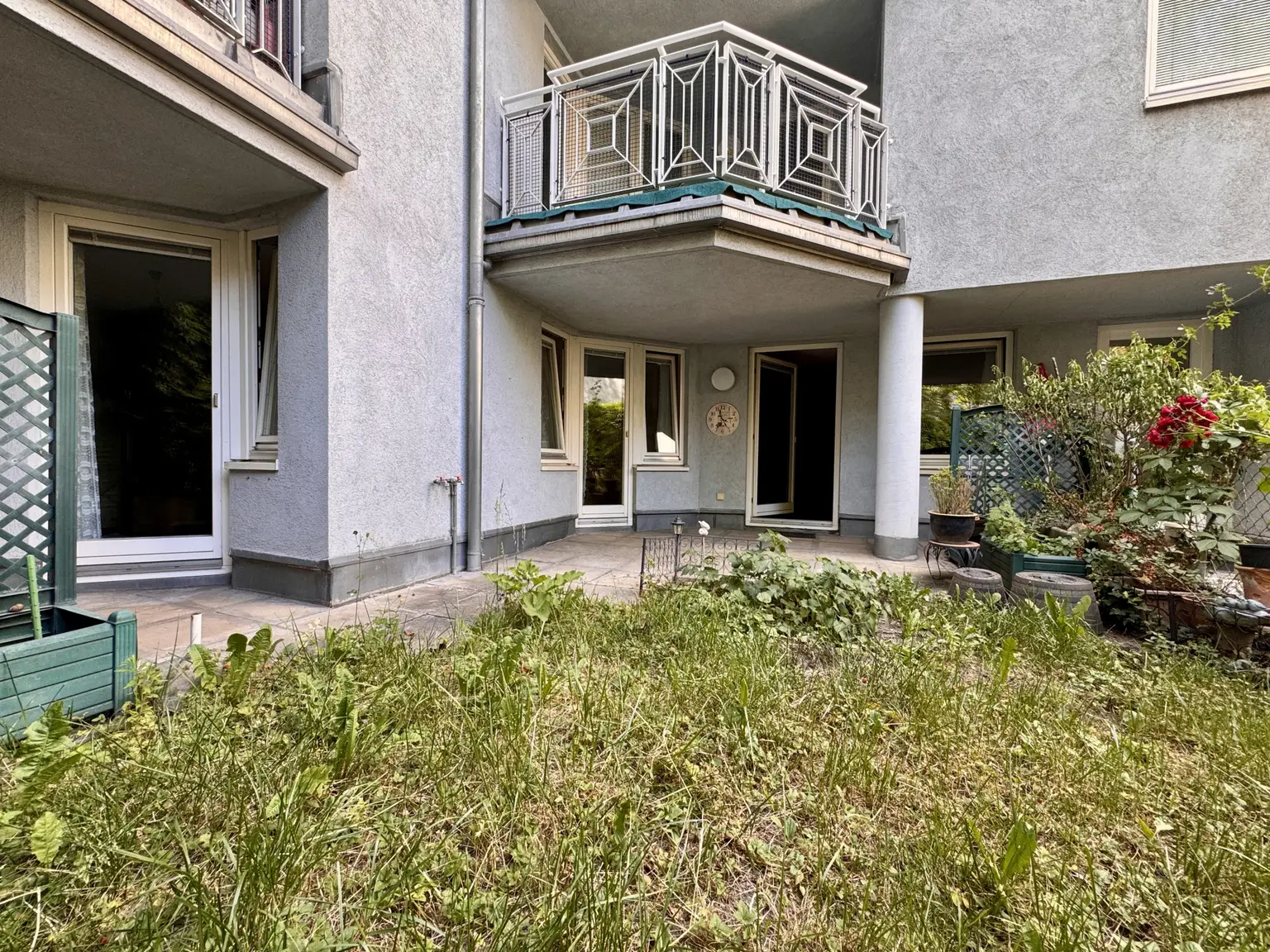 Garten Blick zur Wohnung