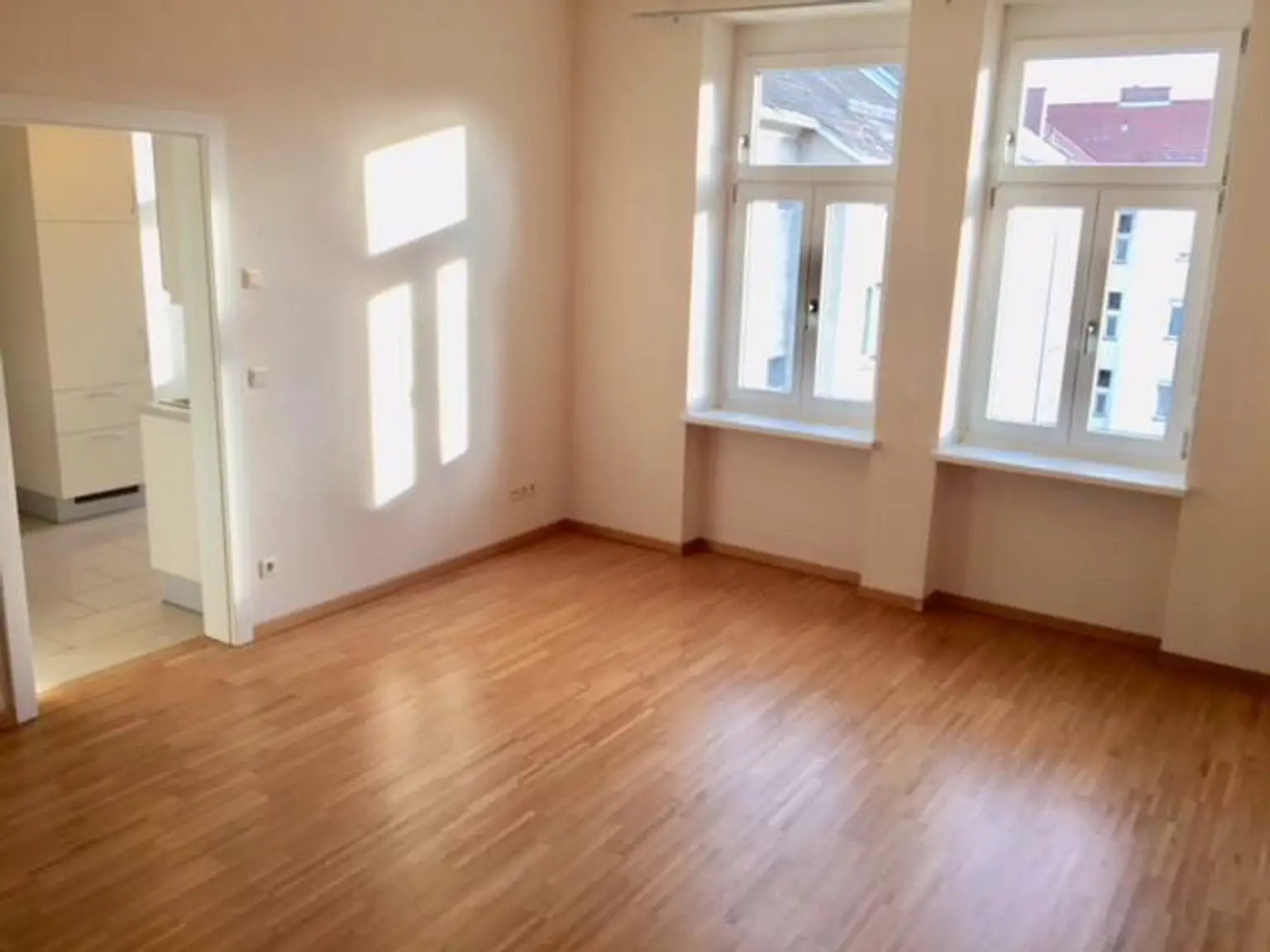 Sonnige, gepflegte Garconniere - Nähe FH, 3. OG ohne Lift - ab sofort