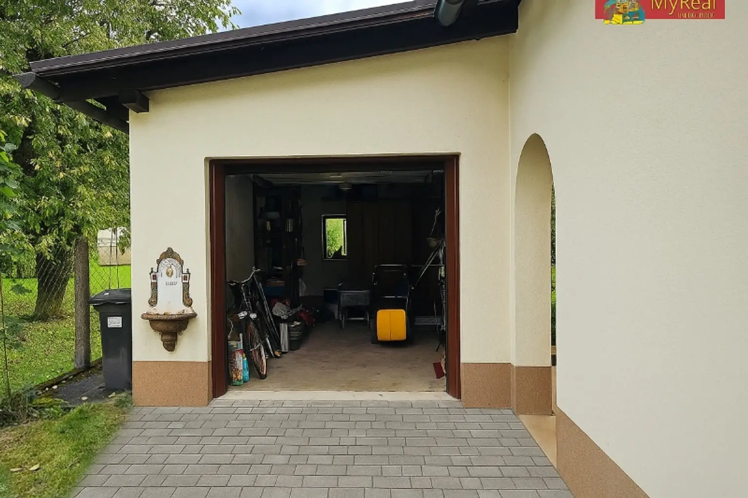 Sehr großzügiges Haus in Ruhelage