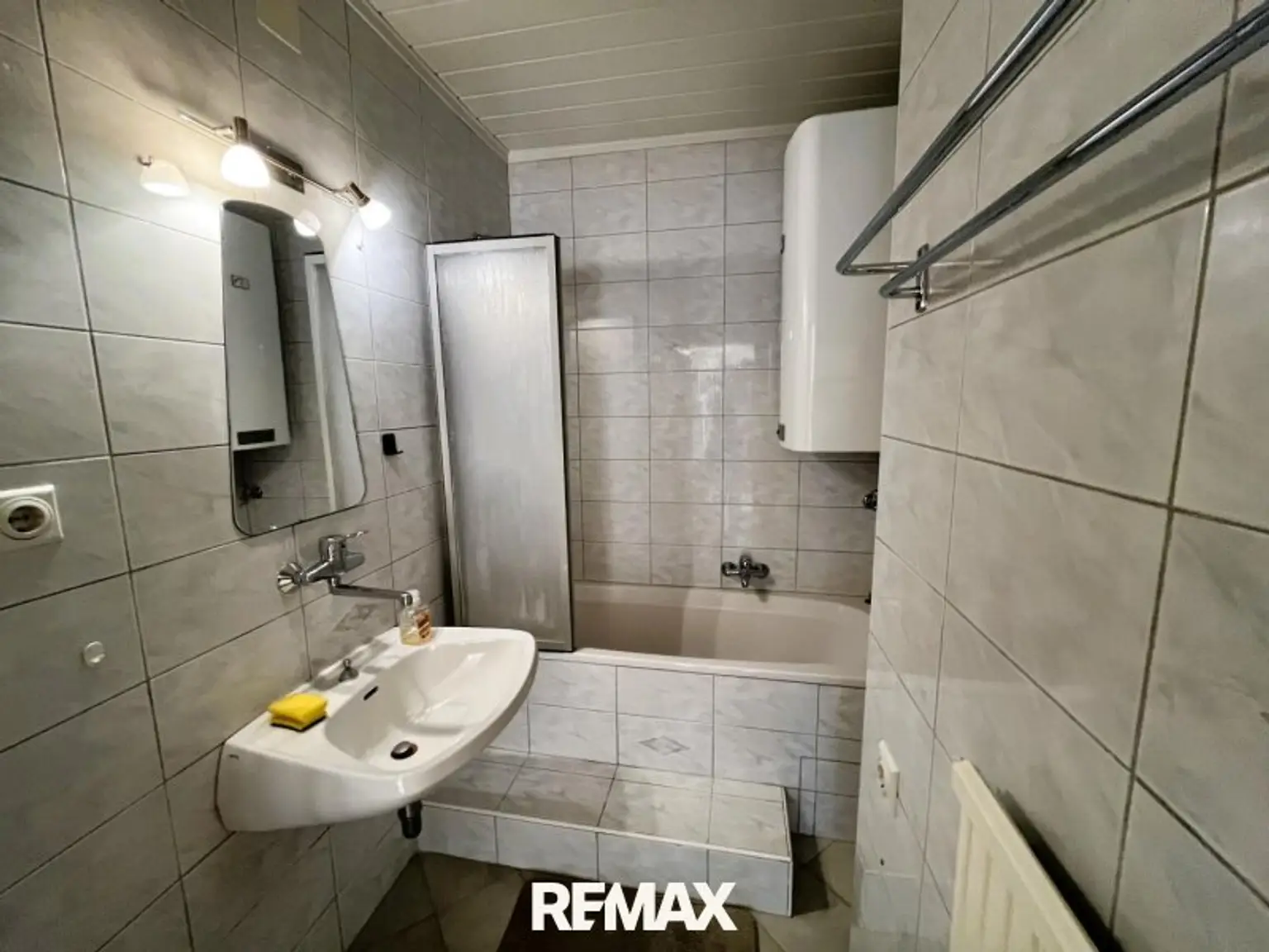 Badezimmer mit Badewanne