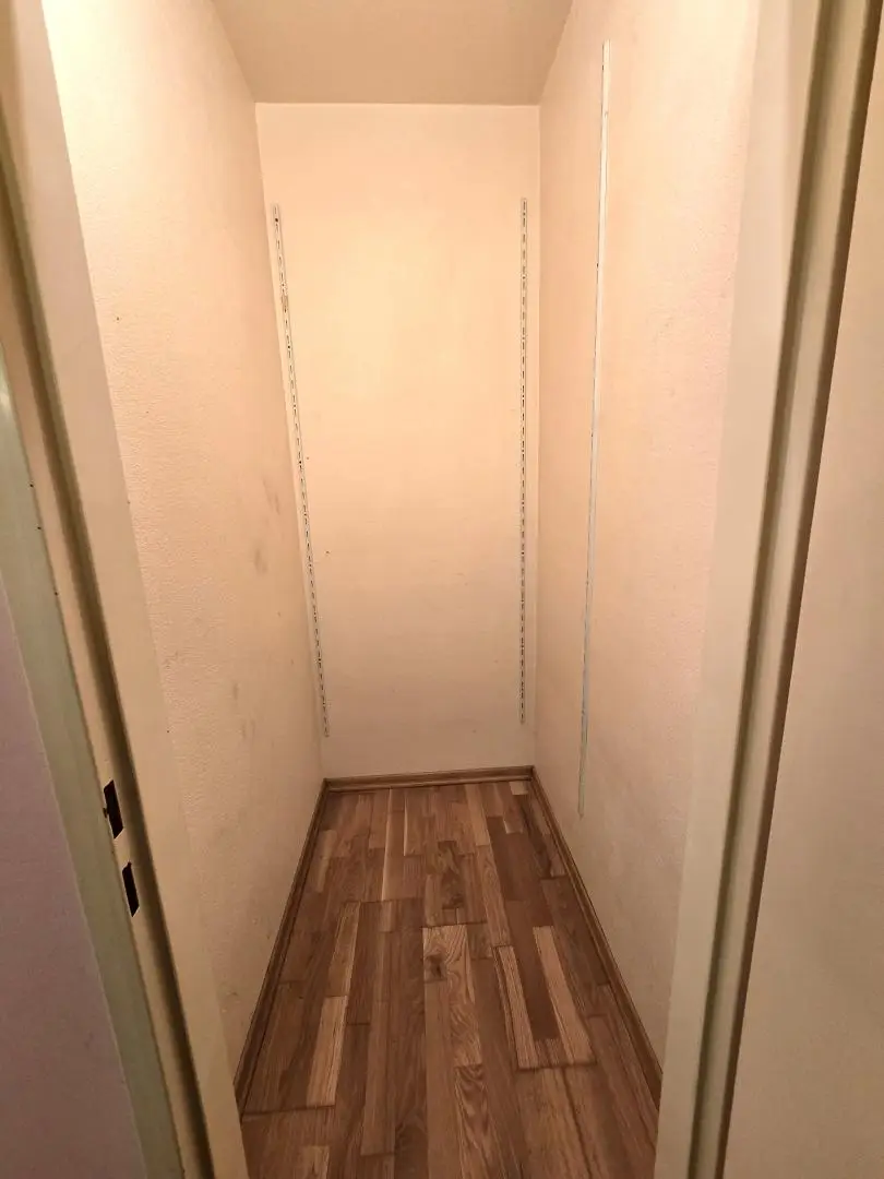 LAGE, LAGE, LAGE... 51 m² Wohnung in NEUWALDEGG - sanierungsbedürftig