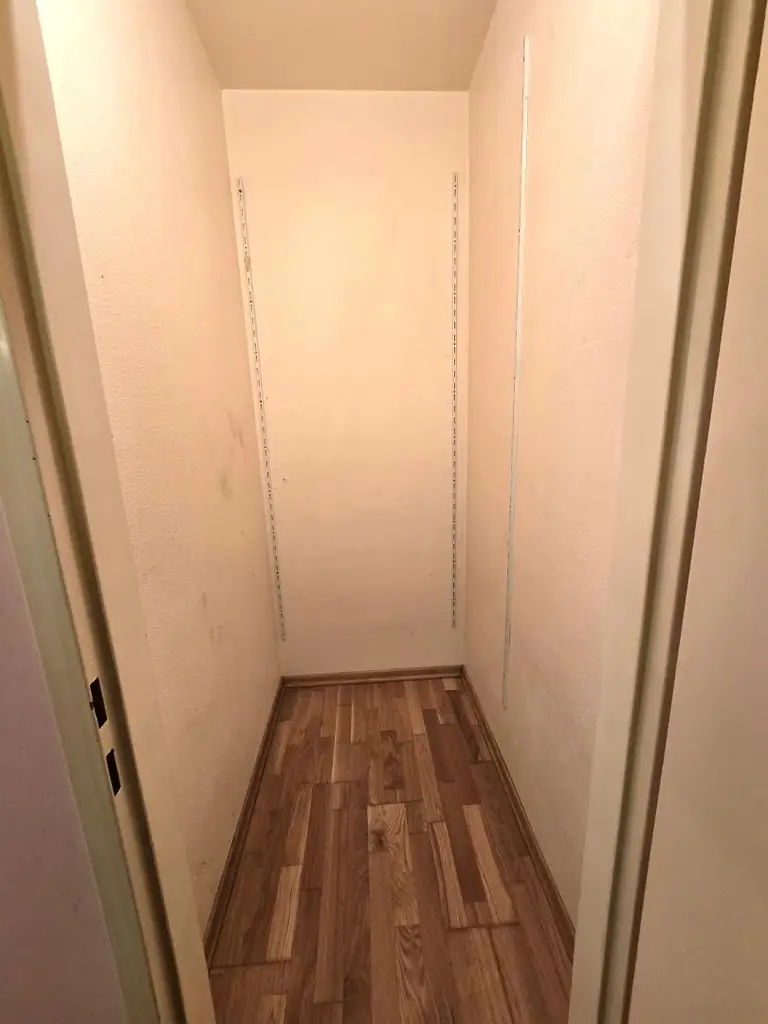 LAGE, LAGE, LAGE... 51 m² Wohnung in NEUWALDEGG - sanierungsbedürftig