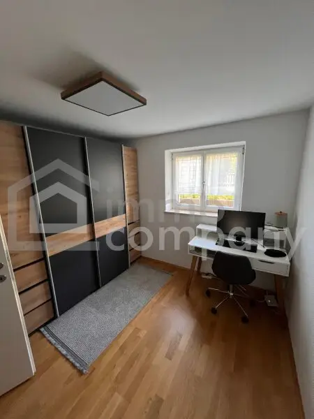 AXAMS : NEUWERTIGE, SEHR RUHIG GELEGENE 3-ZIMMER GARTENWOHNUNG