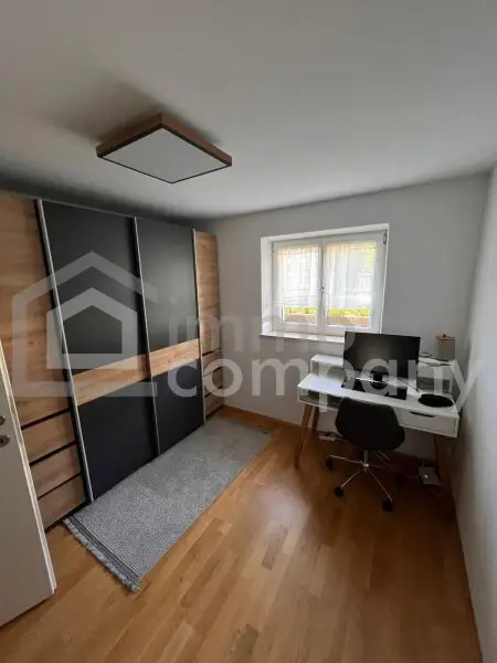 AXAMS : NEUWERTIGE, SEHR RUHIG GELEGENE 3-ZIMMER GARTENWOHNUNG