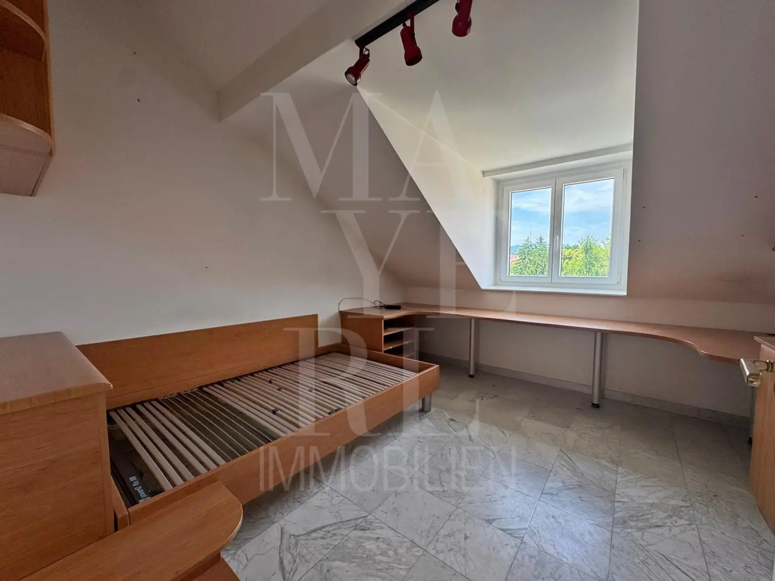 Dachterrassenwohnung nähe Saarplatz (ohne Lift)